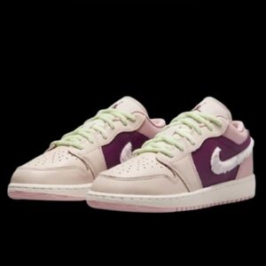 Nike Air Jordan 1 Low Fur Swoosh Womens Size 8.5/Kids 7Y Pink Oxford Bordeaux